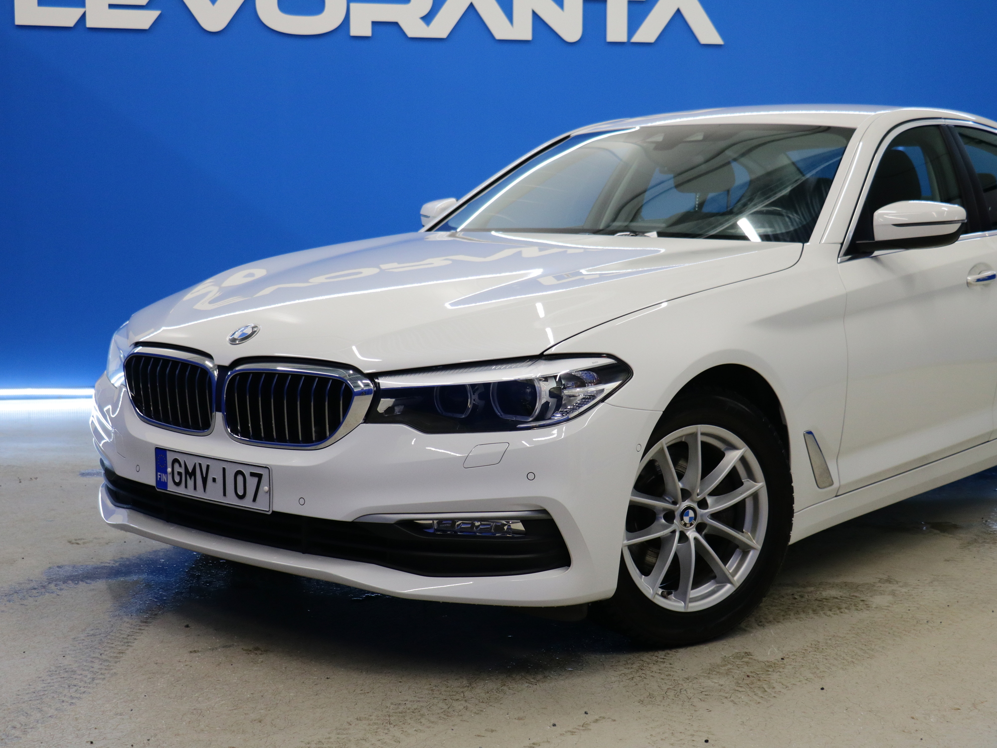BMW 520 G30 Sedan 520d A xDrive Business 2018, kuva 2/33