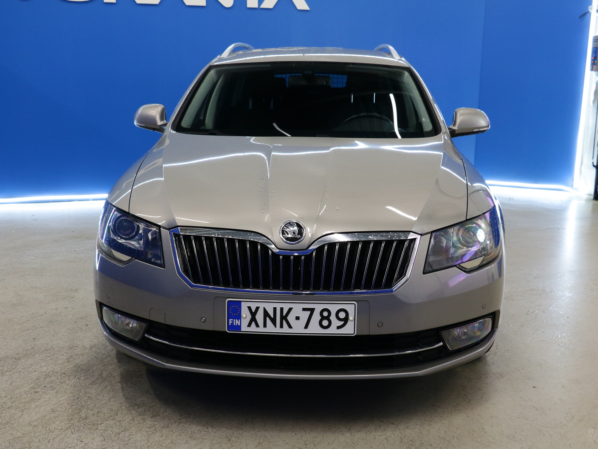 Skoda Superb 2015, photo 2/23