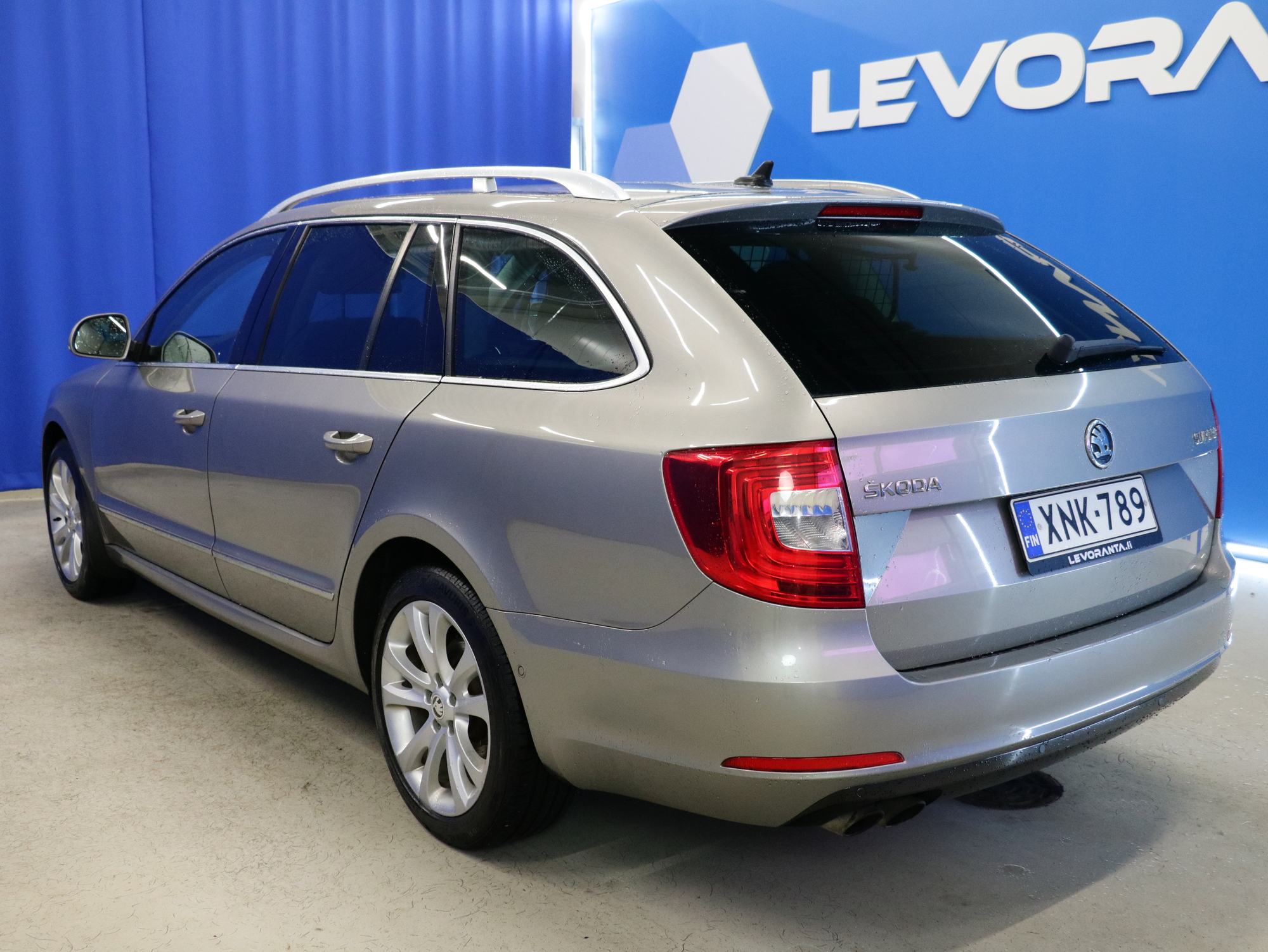 Skoda Superb 2015, photo 4/23