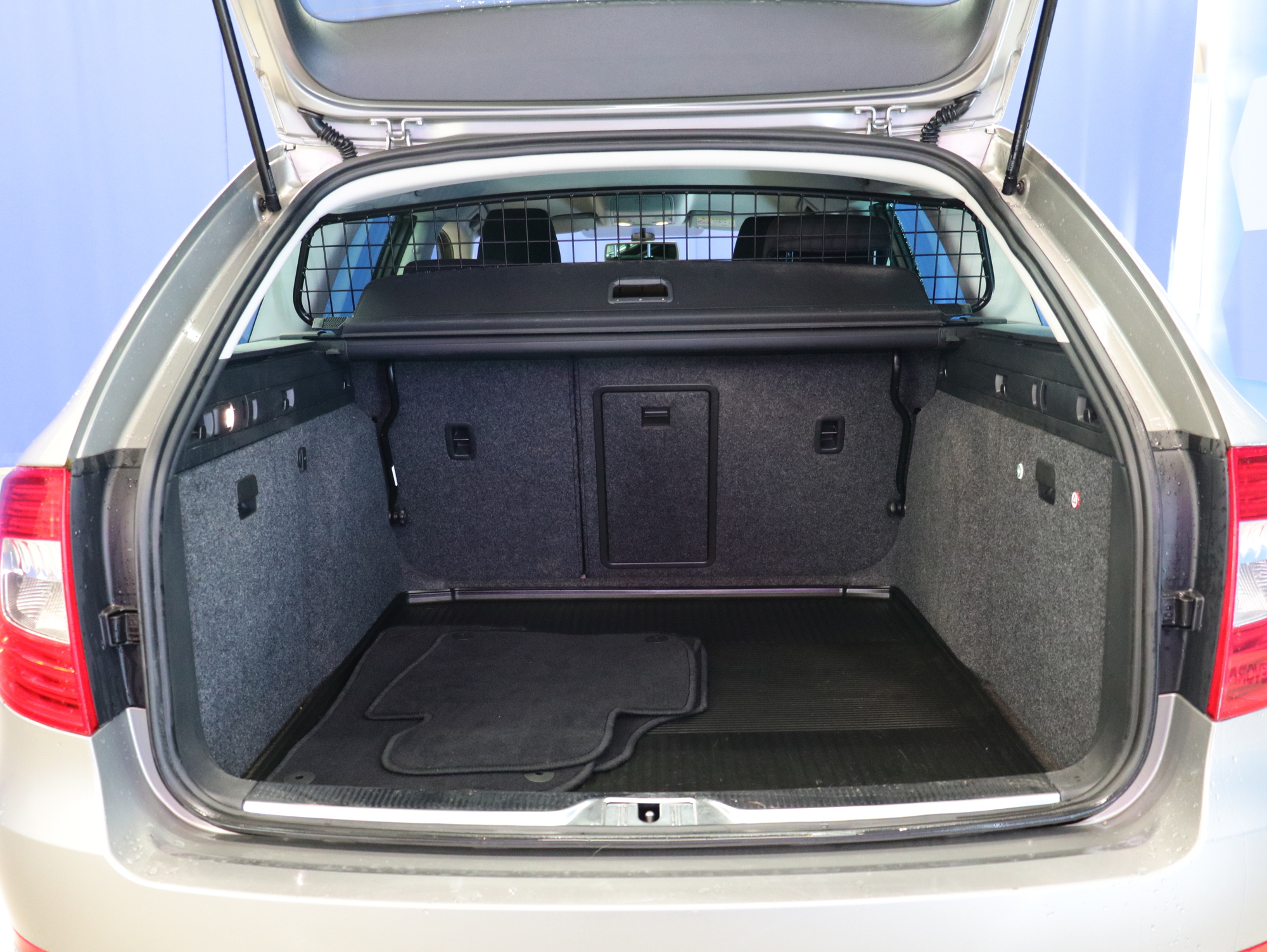 Skoda Superb 2015, photo 7/23