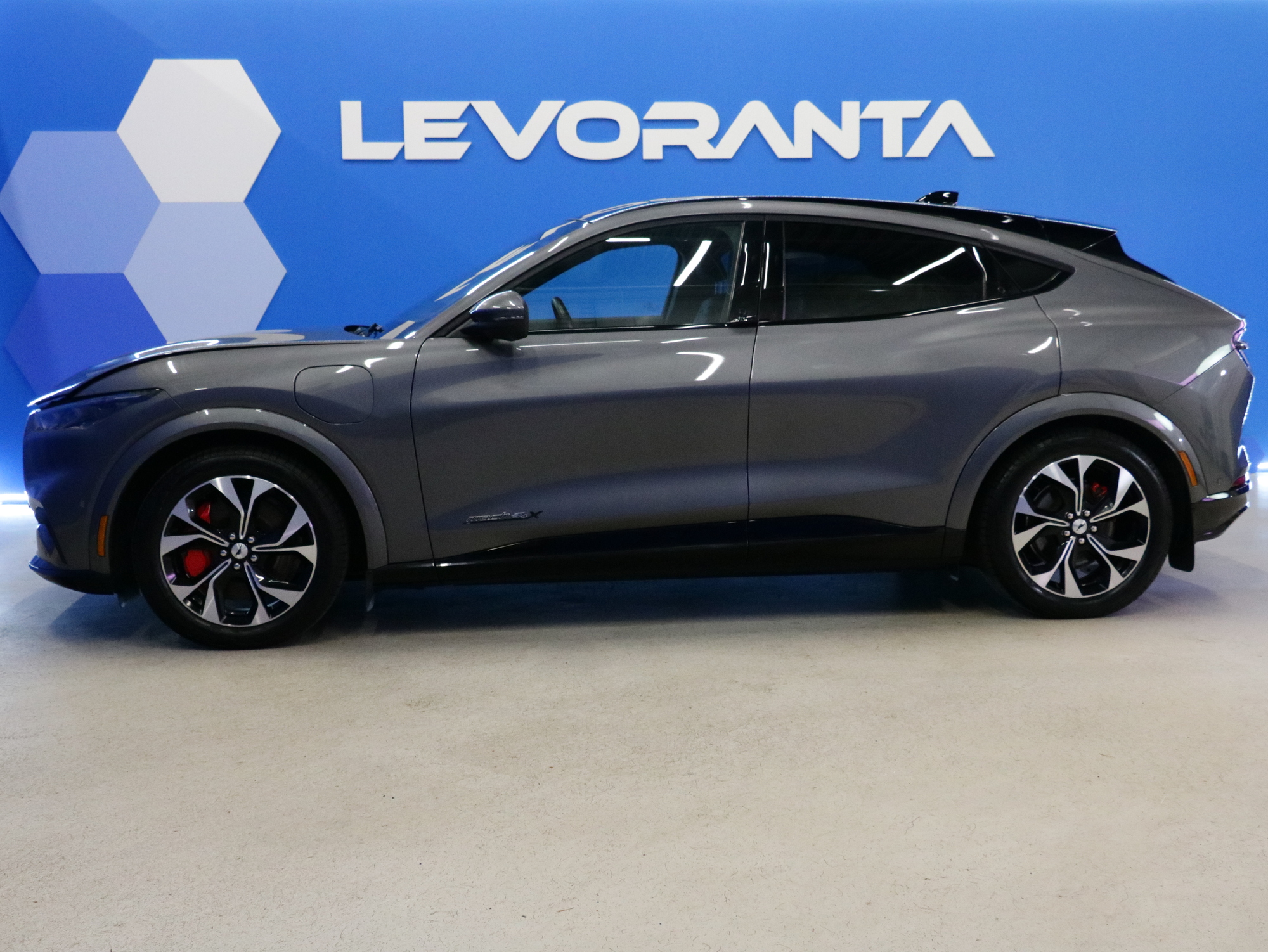 Ford Mustang Mach-E 2021, kuva 3/27