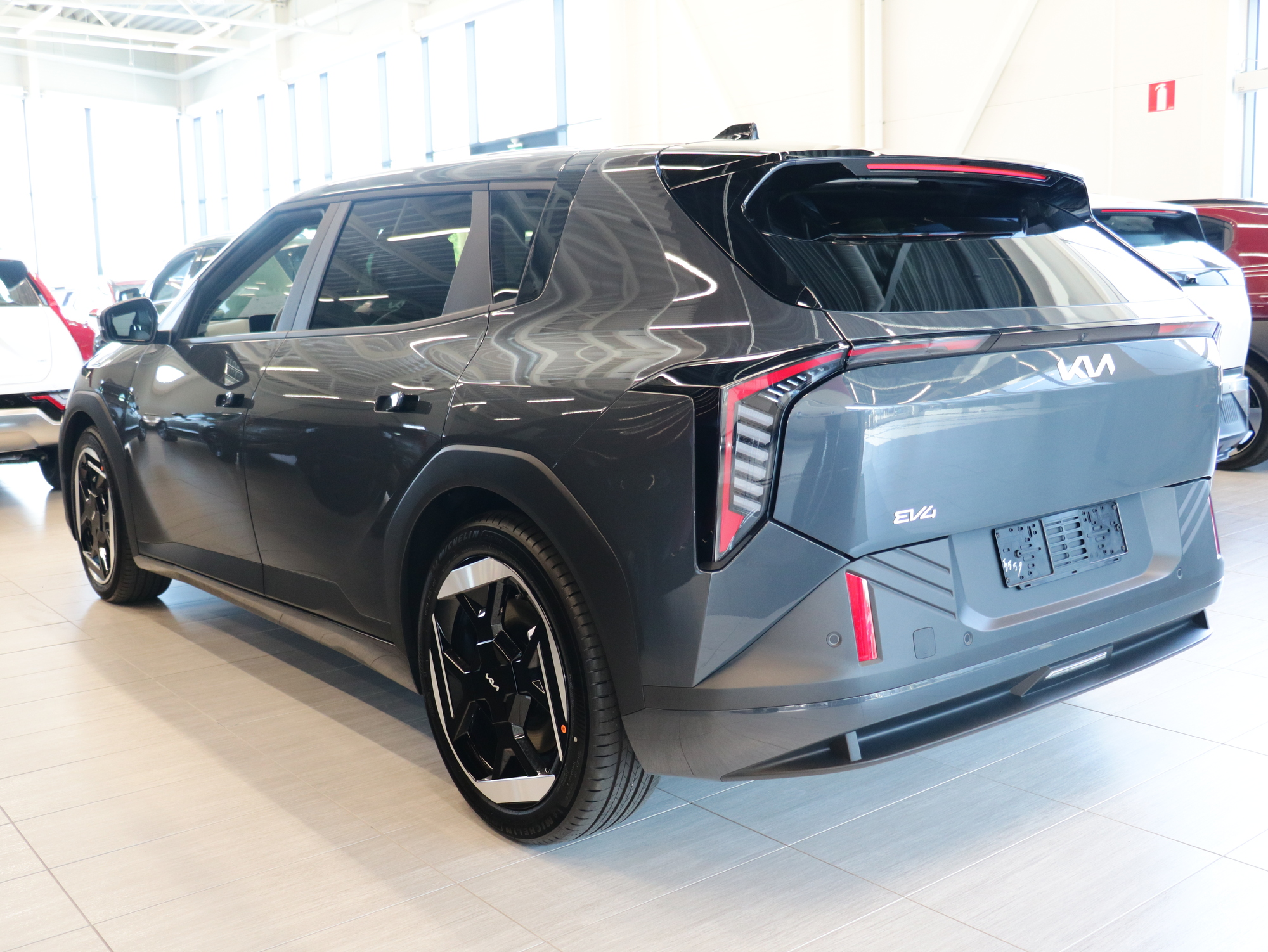 Kia EV4 Earth AWD 81,4kWh 265hv 5D 2026, kuva 5/20
