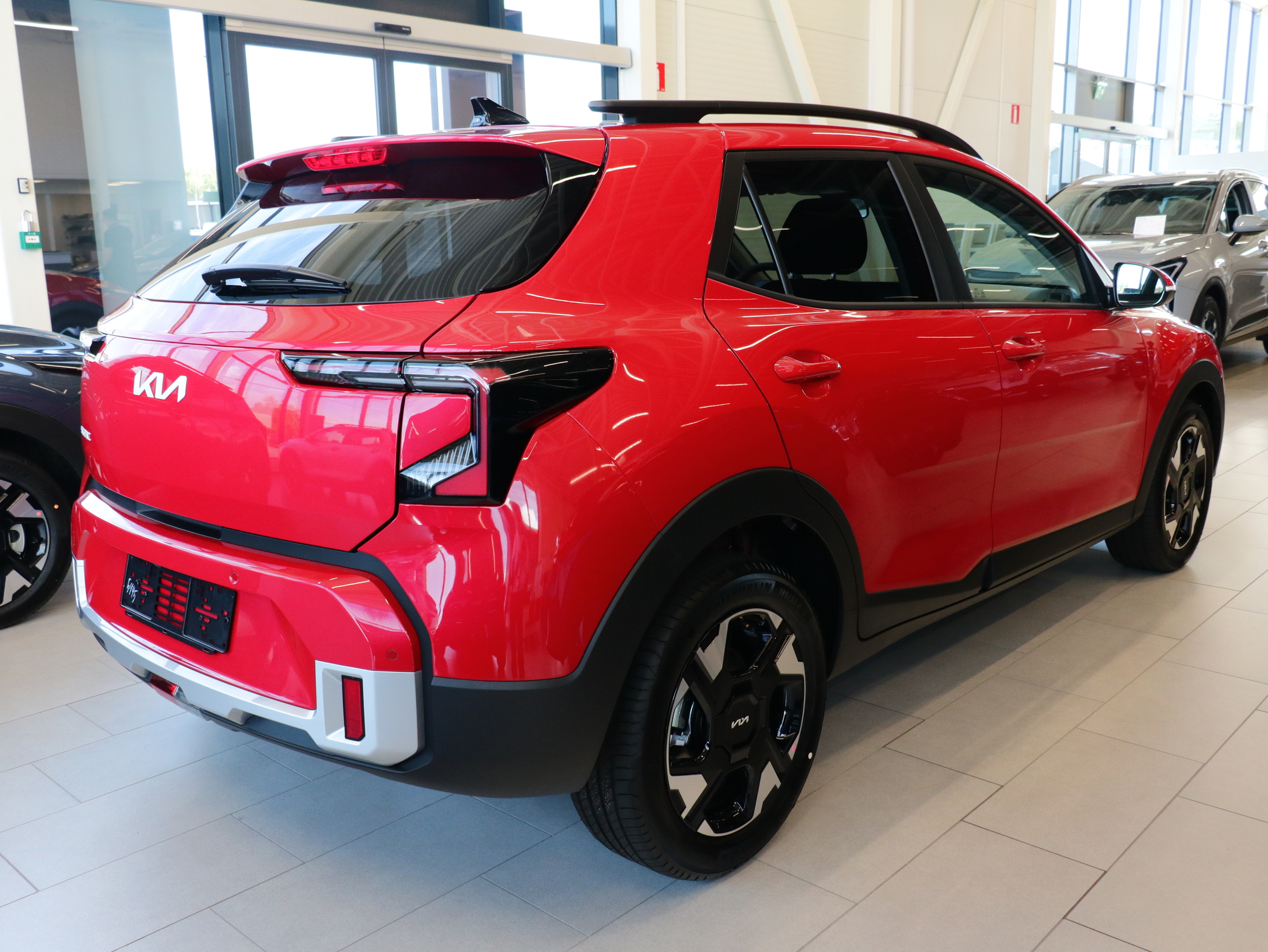 Kia Stonic 1,0 T-GDI 100hv EX DCT 2026, kuva 3/18
