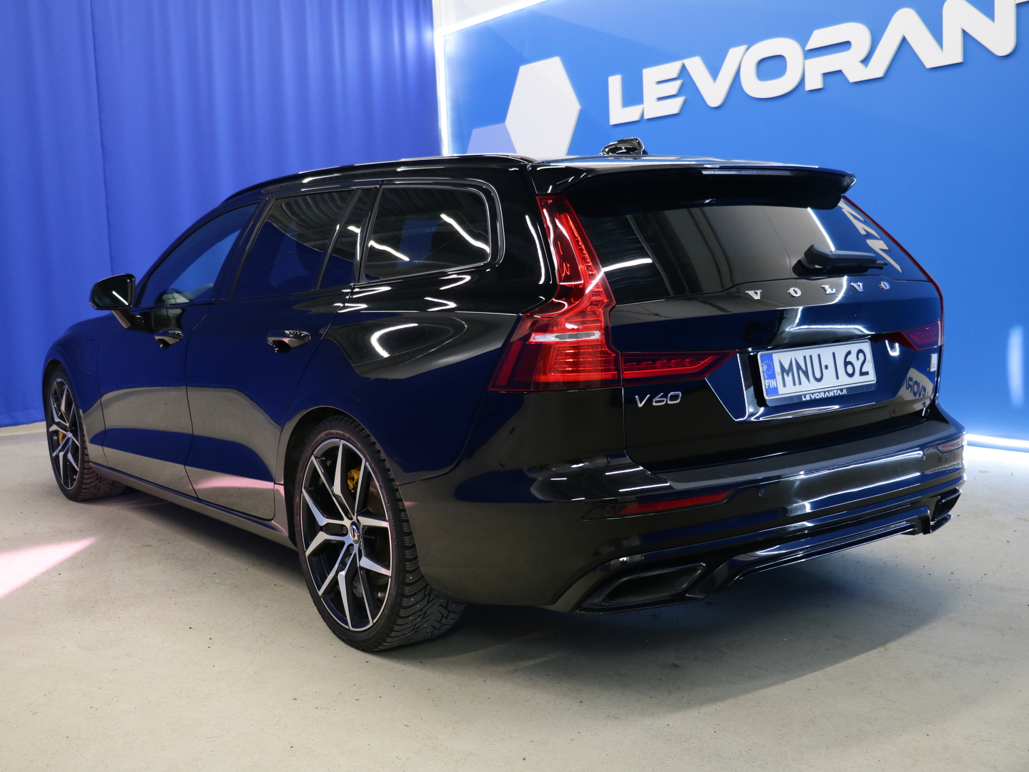 Volvo V60 2021, photo 5/37