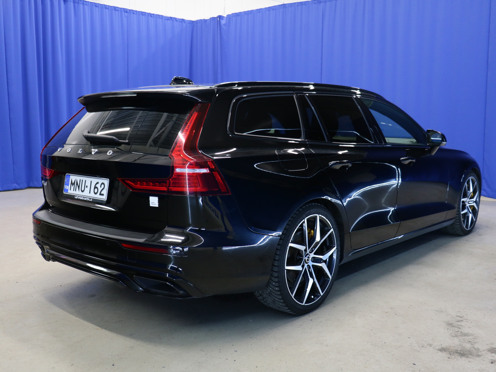 Volvo V60 2021, photo 7/37