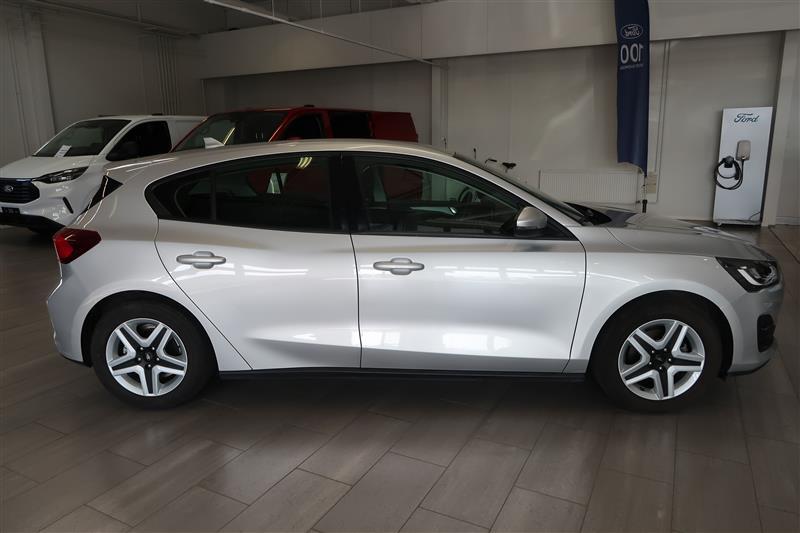 Ford Focus 2022, photo 4/15