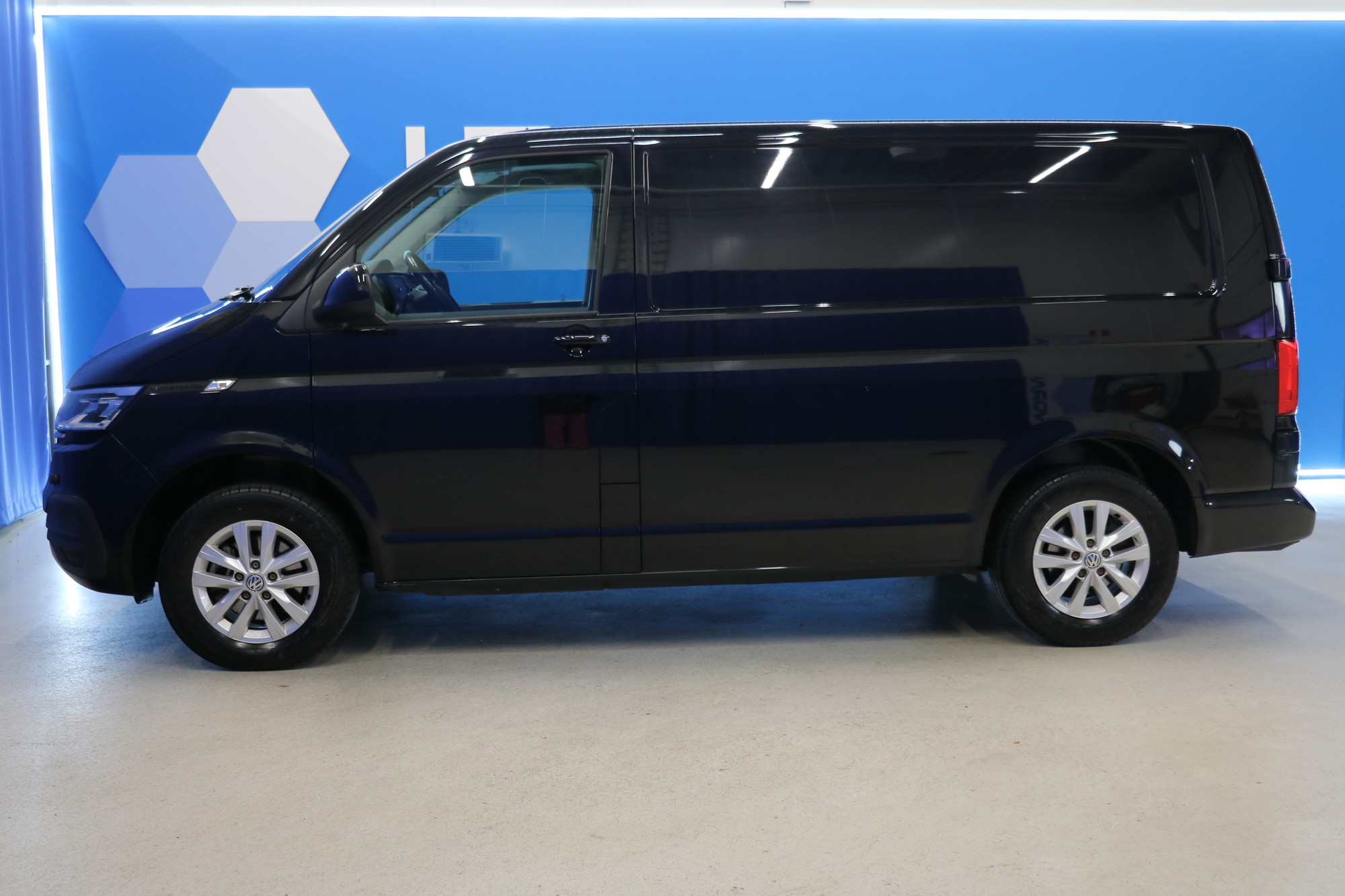 Volkswagen Transporter 2022, kuva 3/24