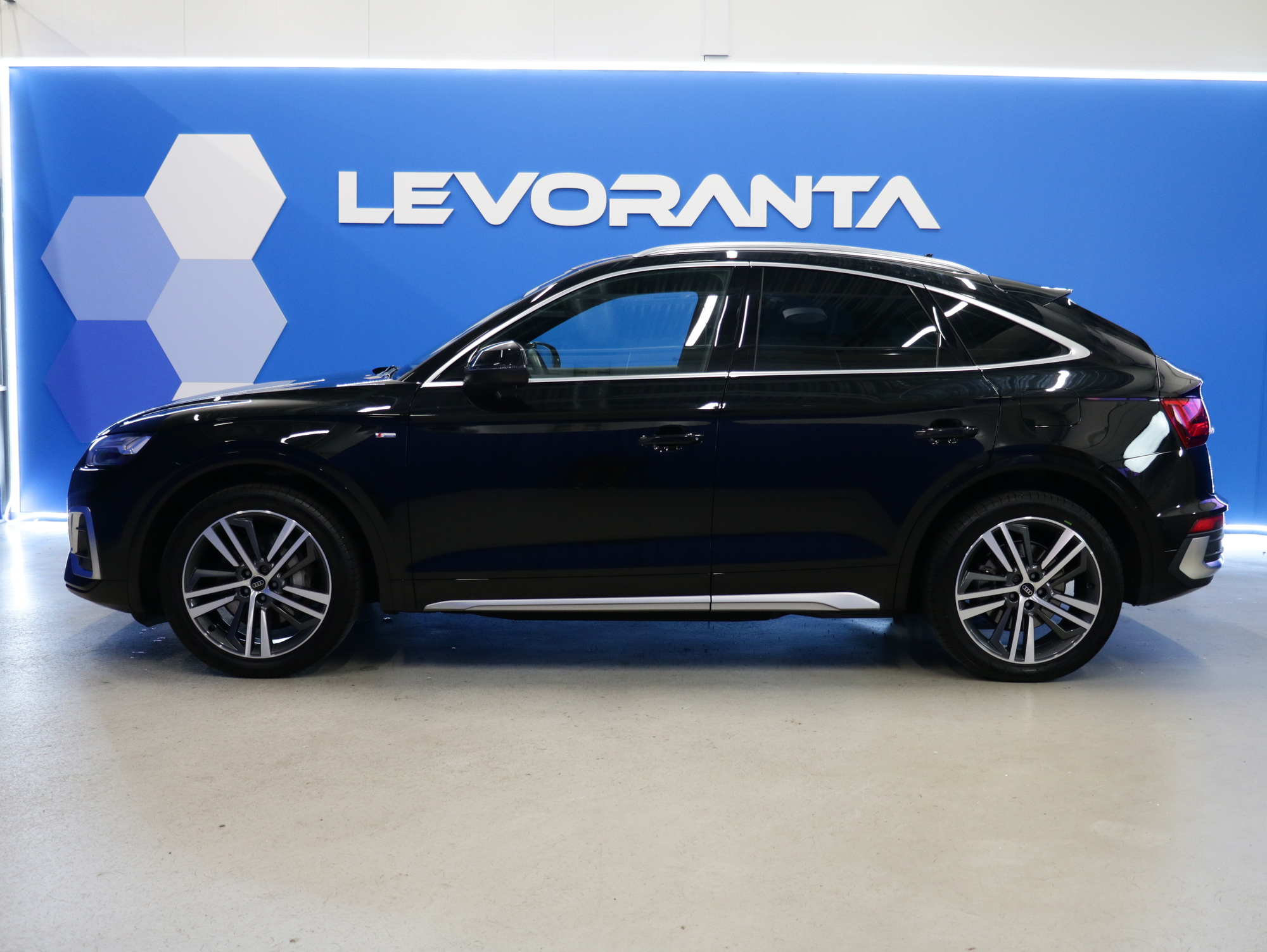 Audi Q5 2023, photo 4/36