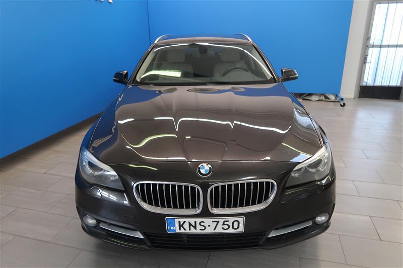 BMW 530 2016, photo 2/16