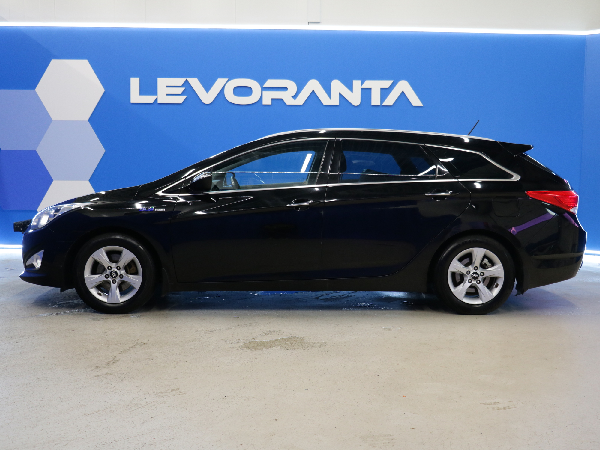 Hyundai i40 1,6 GDI 6MT ISG Comfort Plus 2015, photo 4/32