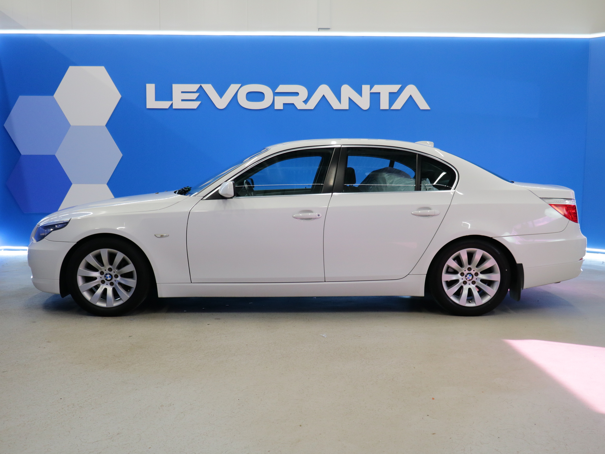 BMW 520 E60 Sedan Business 2009, kuva 4/34