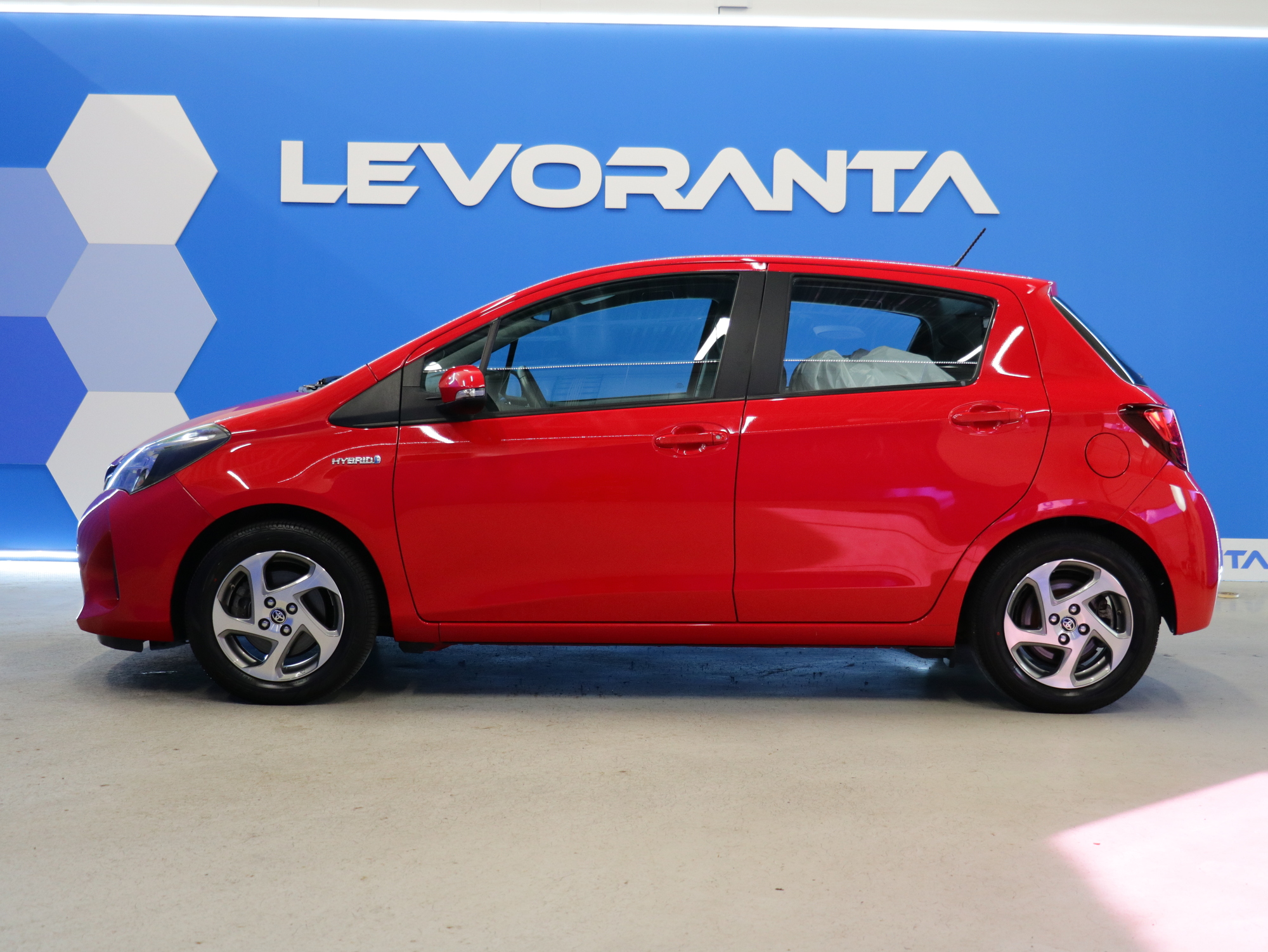 Toyota Yaris 1,5 Hybrid Active 5ov 2015, kuva 4/32