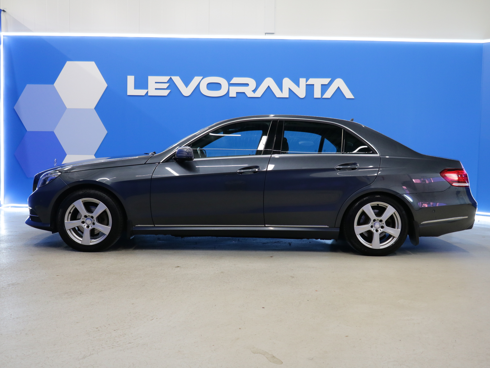 Mercedes-Benz E 2014, photo 4/33