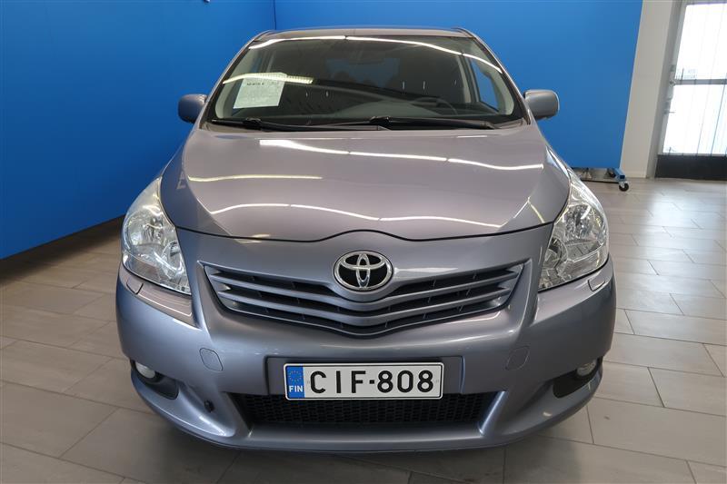 Toyota Verso 2011, photo 2/17