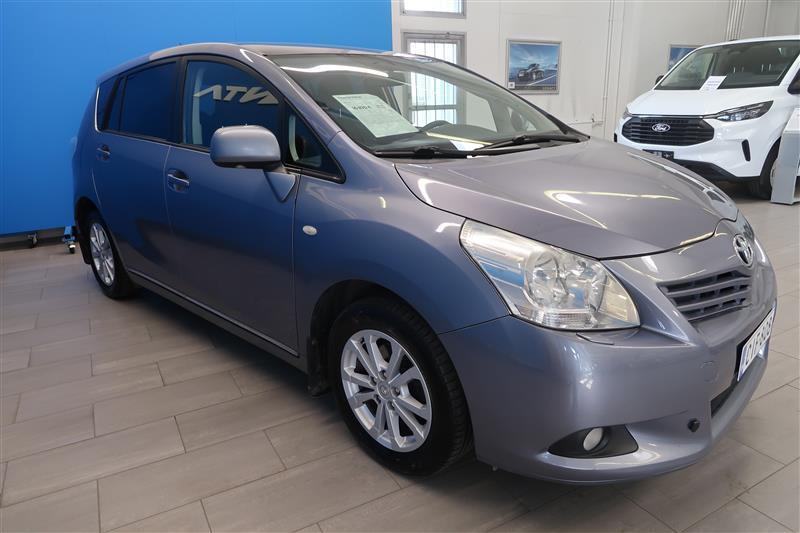 Toyota Verso 2011, photo 3/17